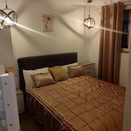 度假居 A&h Pliva Retreat 亚伊采